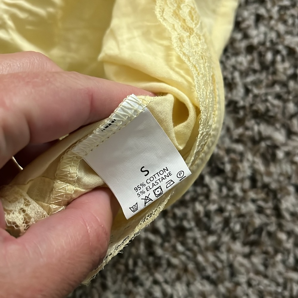 Butter yellow lace tank, S - Picture 5 of 6